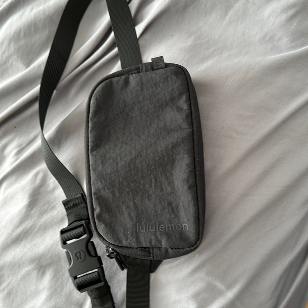Lululemon bag